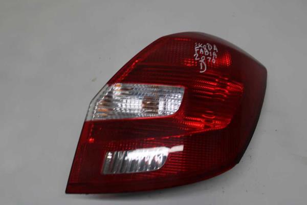 FEU ARRIERE DROIT SKODA - Vue 1